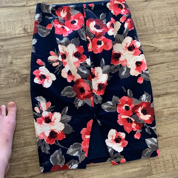 RW-CO. Floral Skirt - Picture 3 of 4